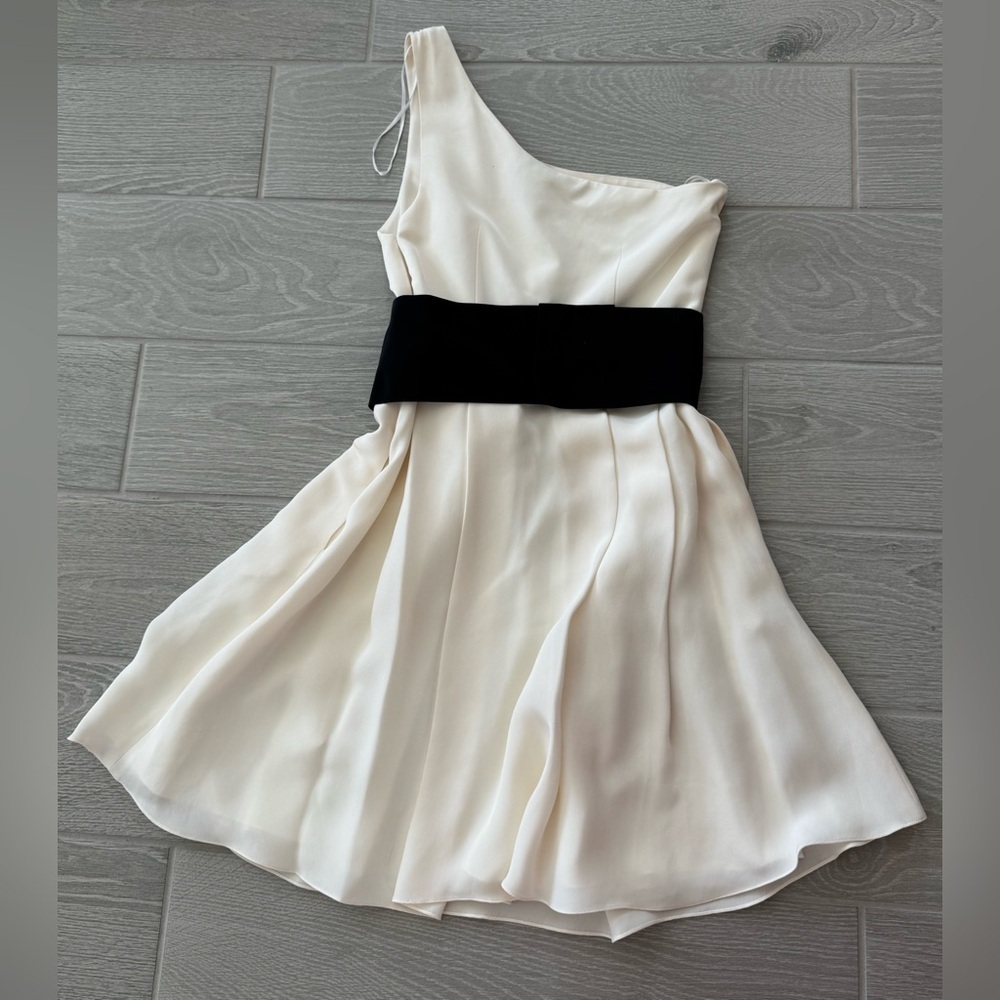 JAY GODFREY One Shoulder Ivory Bow Homecoming Hoco Dress Size 2 - Picture 2 of 4